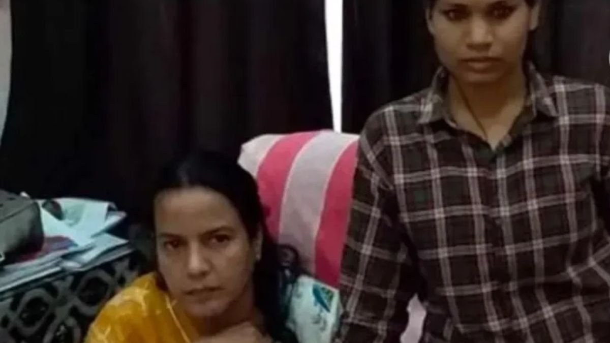 MP में रिश्वत का काला खेल: 18,500 रुपए लेते पकड़ी गईं CMO और बाबू को 4 साल की सजा, कोर्ट ने सुनाया बड़ा फैसला