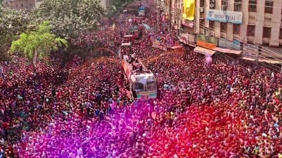 इंदौर में रंगपंचमी की धूम, गेर देखने के लिए छतों की टिकट बुकिंग शुरू