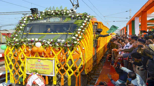 180 किमी रफ्तार से दौड़ी ट्रेन, भारतीय रेलवे ने रचा नया इतिहास