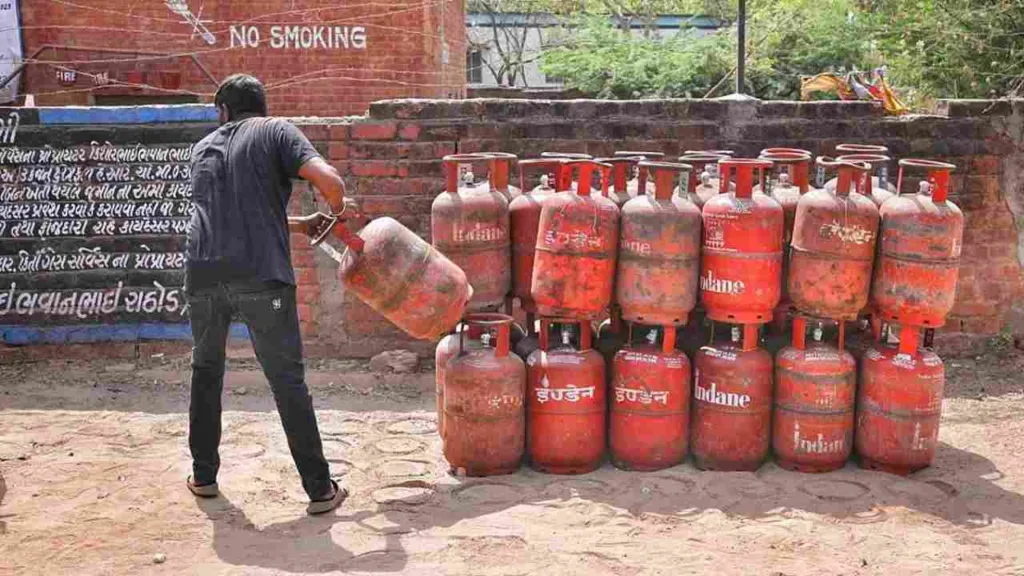 US-ईरान युद्ध का असर, भारत में LPG आपूर्ति संकट से निपटने को सरकार का बड़ा फैसला