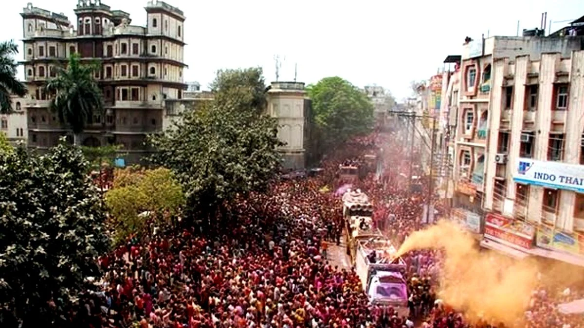 रंगपंचमी गेर ट्रैफिक व्यवस्था बदली, इंदौर राजवाड़ा क्षेत्र में चार घंटे वाहनों पर रहेगा प्रतिबंध