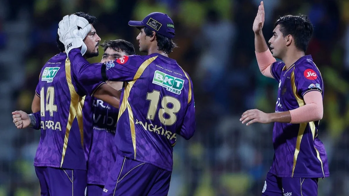 CSK vs KKR ब्लैक आर्मबैंड क्यों पहने खिलाड़ियों ने, वजह जानकर भावुक हो जाएंगे