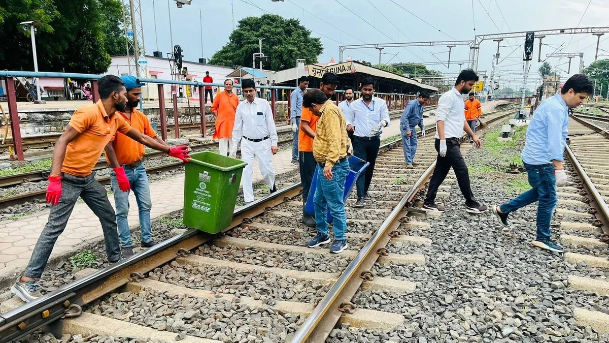 Delhi Railway Track Cleaning: 18,495 टन कचरा हटाया, सफाई अभियान में बड़ी सफलता