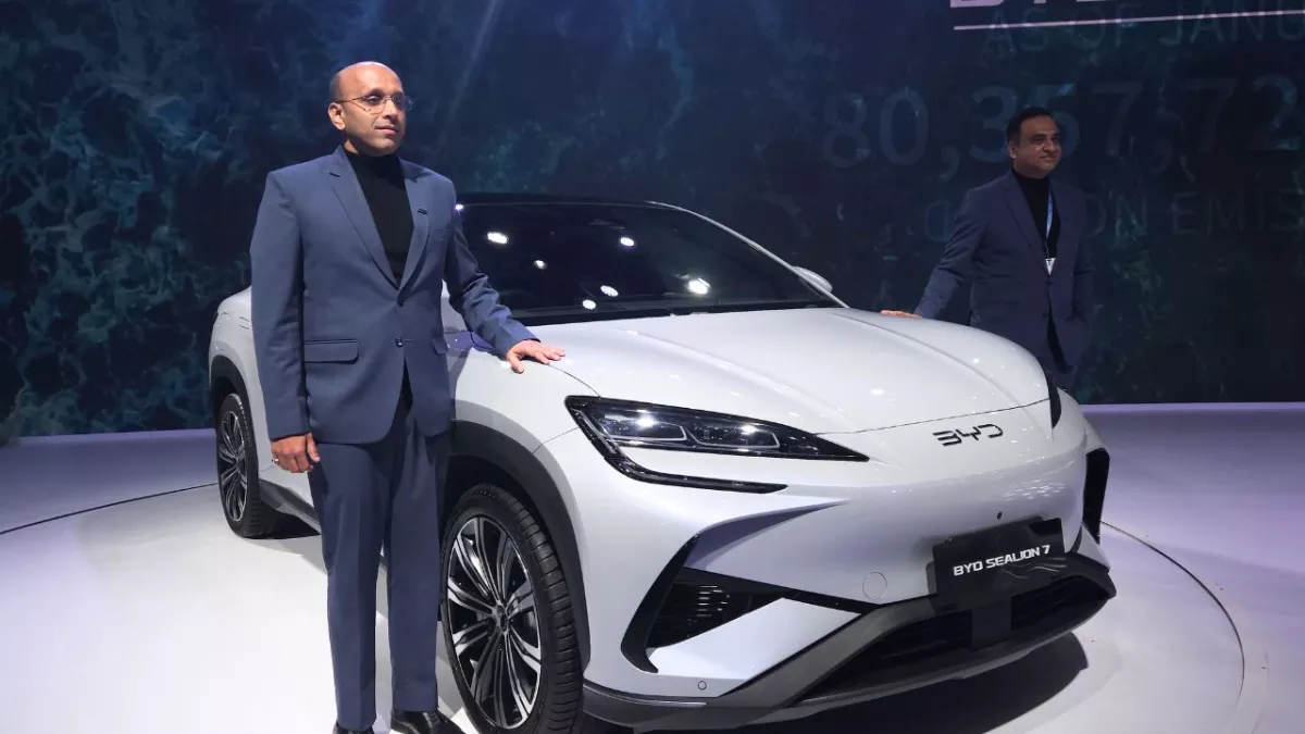 BYD Sealion 06 DM-i लॉन्च से पहले मचाया धमाल, 310KM EV रेंज और लग्जरी फीचर्स ने बढ़ाई हलचल