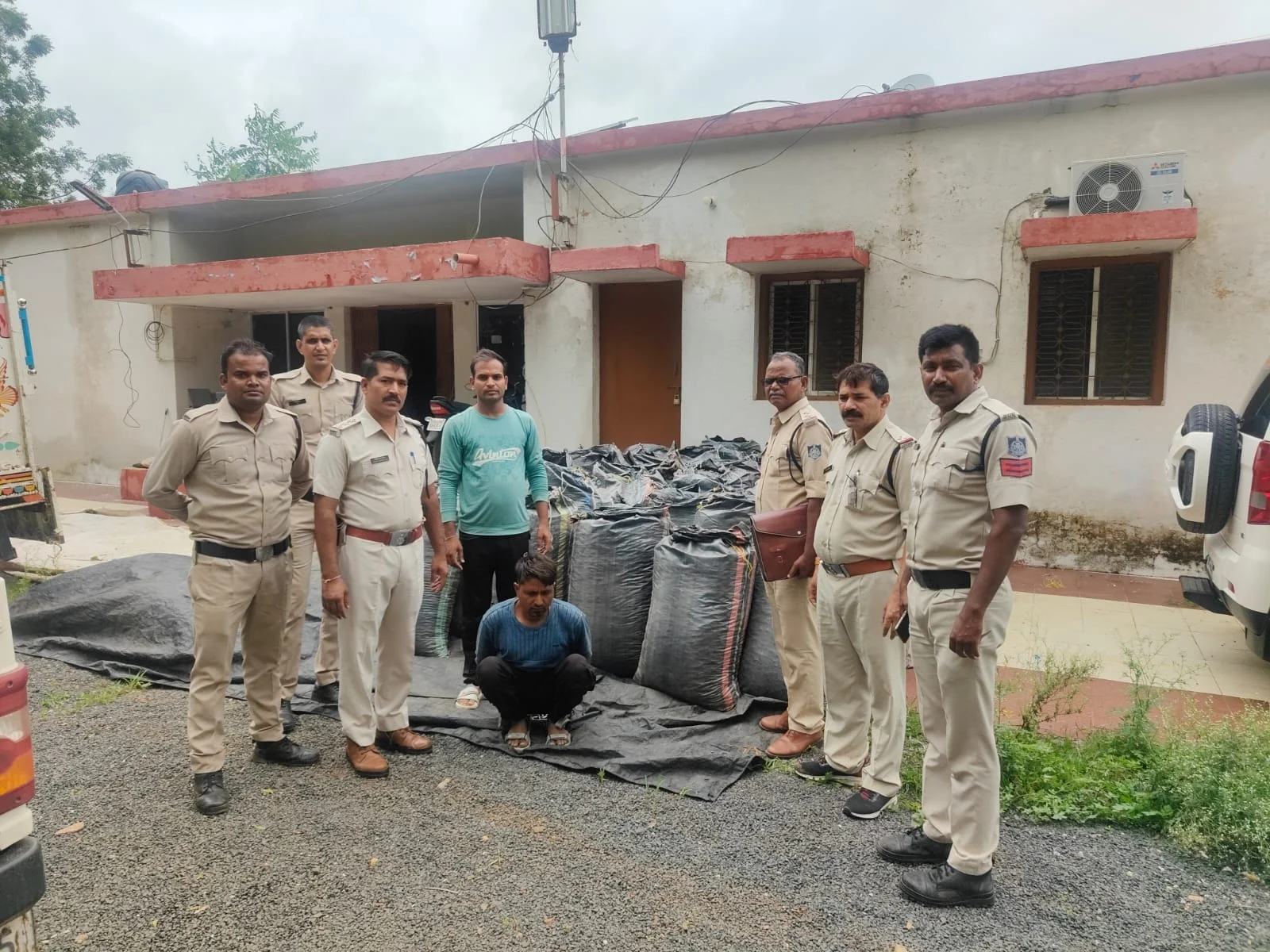 बड़ौद पुलिस ने डोडाचूरा तस्करी का किया भंडाफोड़, 4 क्विंटल माल के साथ आरोपी गिरफ्तार