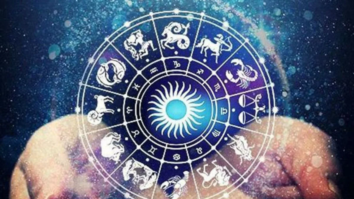 2 मई राशिफल 2026: आज किस राशि की चमकेगी किस्मत, किन्हें मिलेगा धन लाभ और किन्हें रहना होगा सावधान
