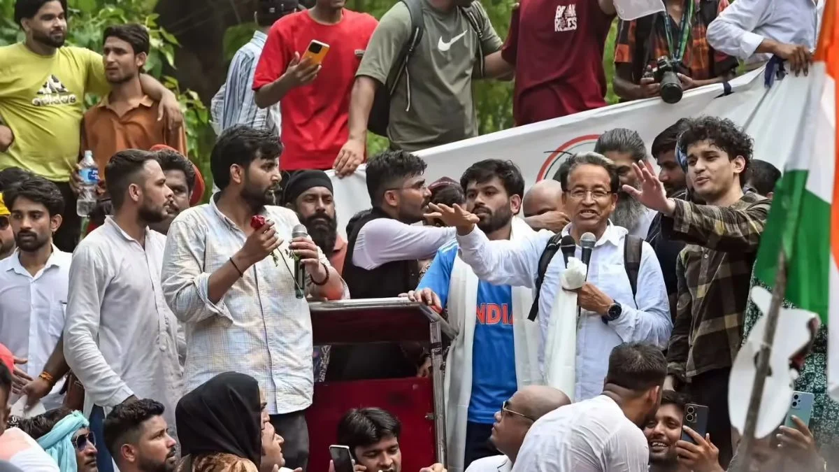 CJP Protest पर गरमाई सियासत, शिक्षा मंत्री के इस्तीफे की मांग ने बढ़ाया राजनीतिक दबाव