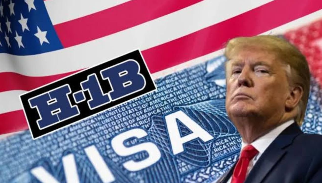 H-1B वीजा फीस पर ट्रंप प्रशासन का बड़ा दांव, 1 लाख डॉलर से ज्यादा शुल्क से भारतीय पेशेवरों की बढ़ी चिंता