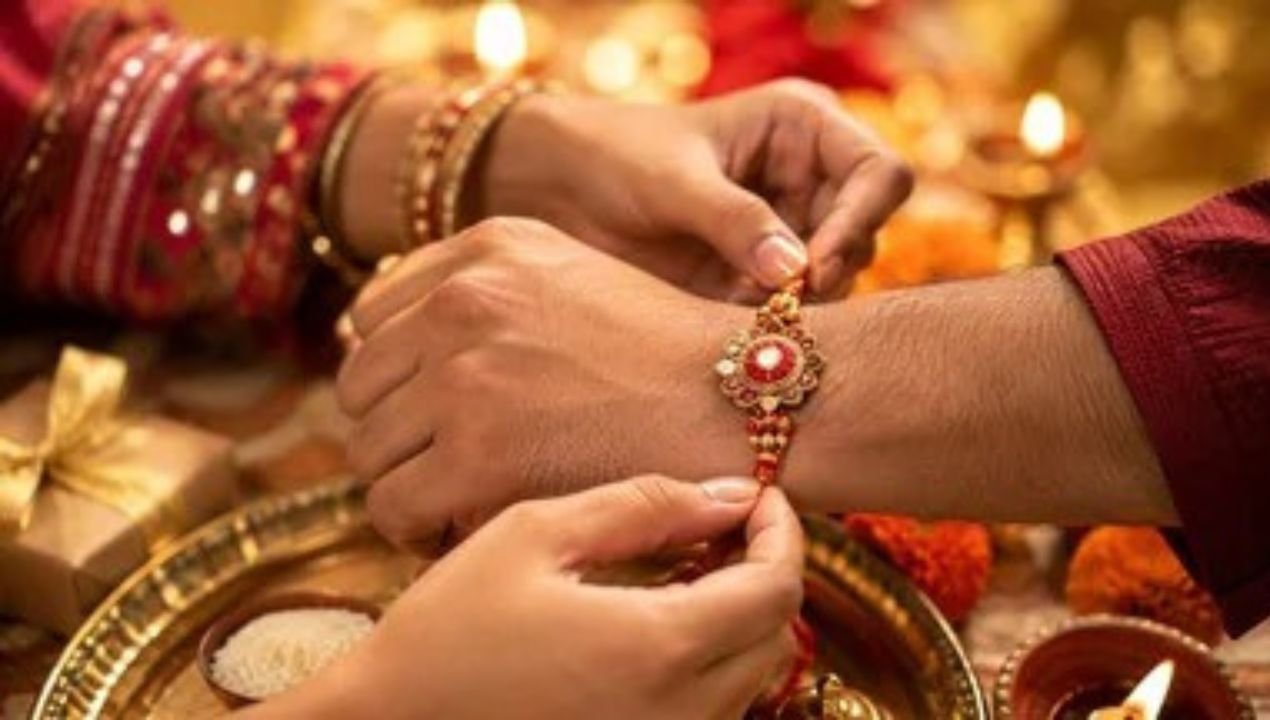 28 अगस्त को रक्षाबंधन पर नहीं रहेगा भद्रा का साया, पूरे दिन राखी बांधने का शुभ मुहूर्त