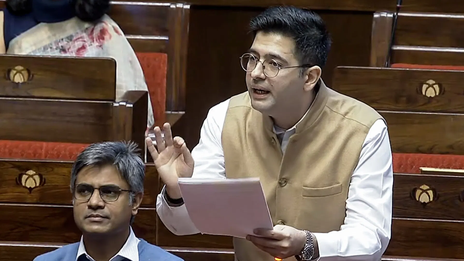 30 दिन का रिचार्ज अब होगा आसान, 13 की जगह 12 बार करना पड़ेगा रिचार्ज; TRAI के नए नियम से यूजर्स को राहत