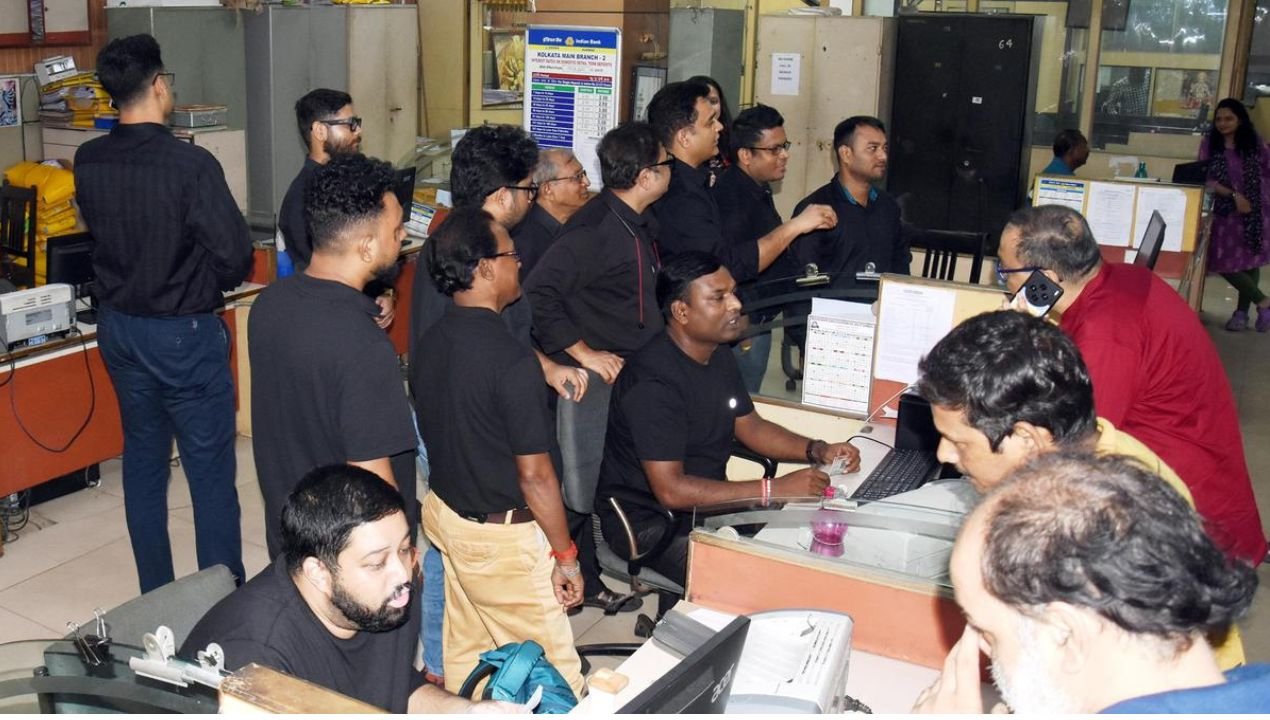 बैंक हड़ताल टली: यूनियनों और IBA में बनी सहमति, पांच दिन कामकाज समेत तीन मांगों पर जल्द शुरू होगी बातचीत