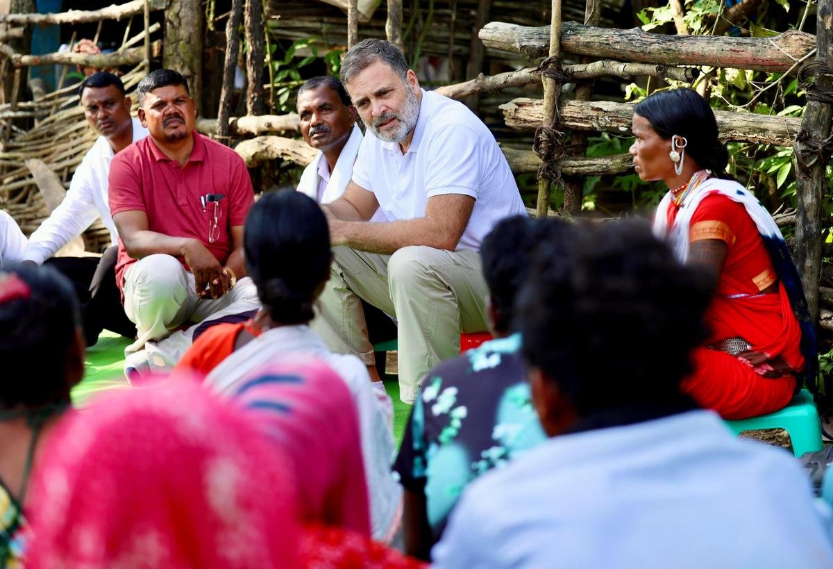 बालाघाट पहुंचे राहुल गांधी, मृत बच्चों के परिवारों से मिले; स्वास्थ्य और रोजगार पर उठाए सवाल